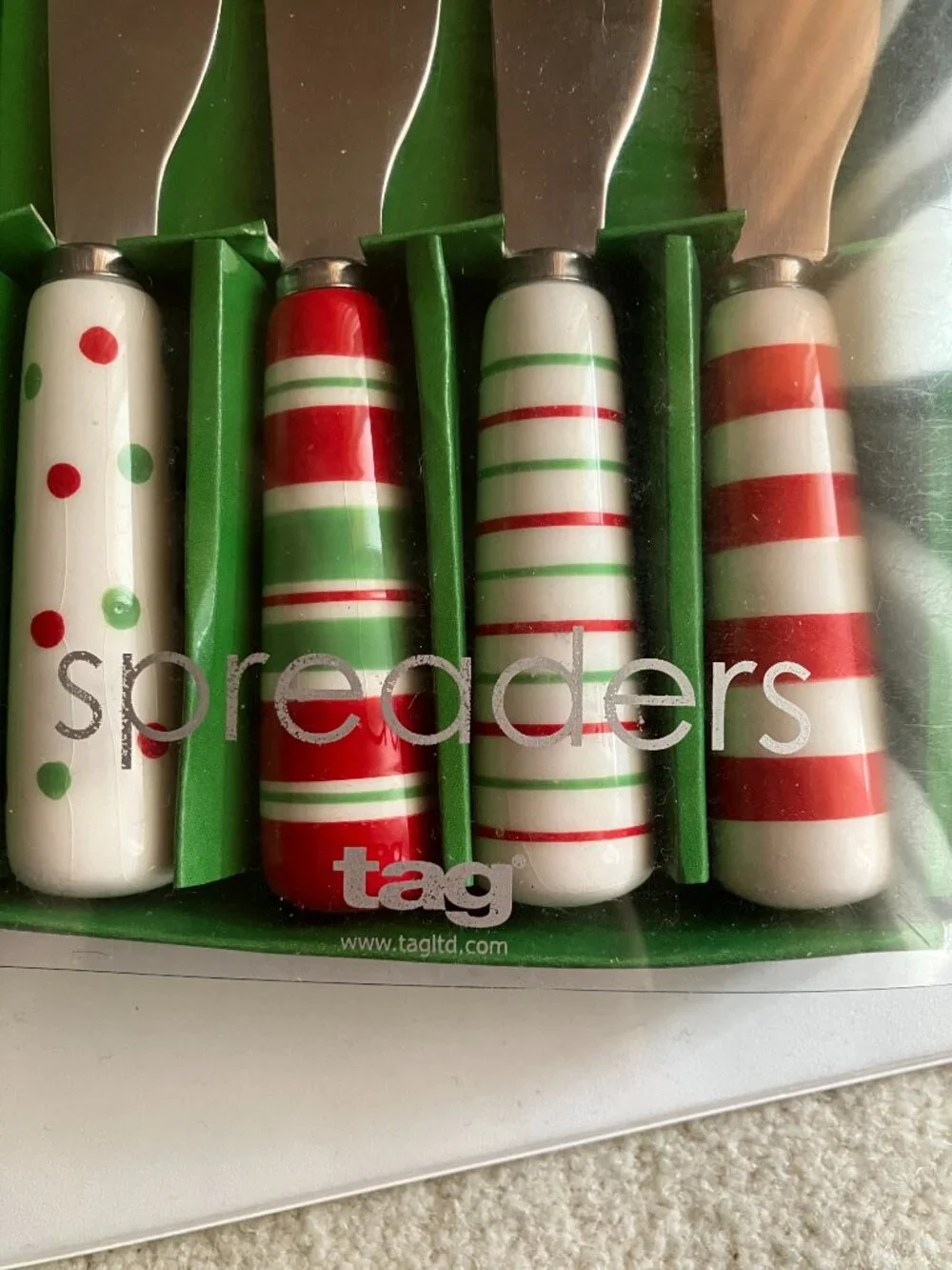 Set of 4 Holiday Spreader Knives